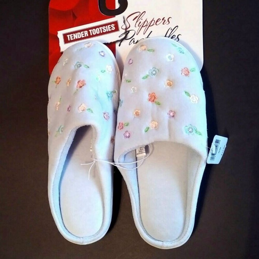 NEW Tender Tootsies Slippers, Baby Blue, Multi-Color Floral Print, M